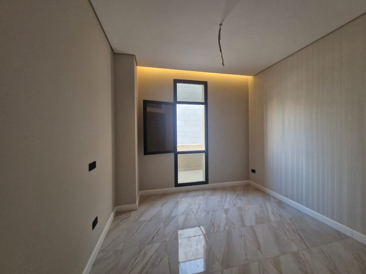 🏡 **Modern Luxury Villa for Sale in "Atual Roshn" - Elegant Design with Signature Touch of Elie Saab** 🌟